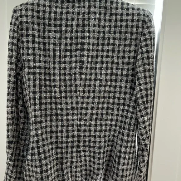 Blazer - Picture 3 of 3